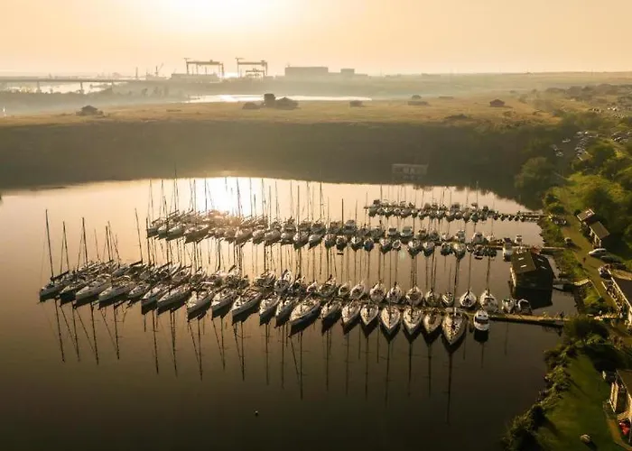 船上ホテル Hope Boat 42 Limanu